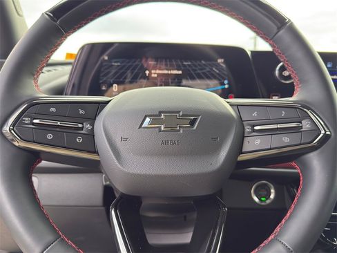 Used 2026 Chevrolet Traverse RS image 21