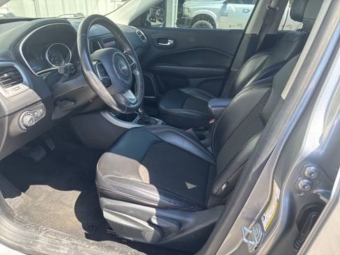 Used 2020 Jeep Compass Latitude FWD image 18