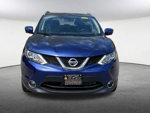 Used 2017 Nissan Rogue Sport SV w/ SV Premium Package AWD/4WD image 2