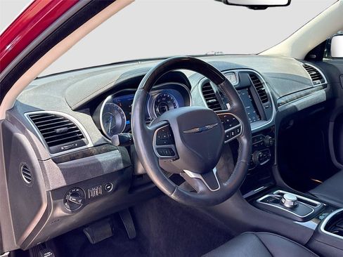 Used 2018 Chrysler 300 Limited w/ Safetytec Plus Group RWD image 9