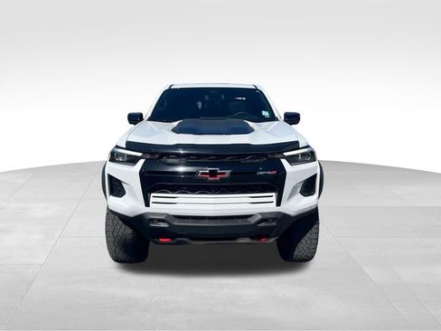 Used 2025 Chevrolet Colorado ZR2 w/ Technology Package image 2