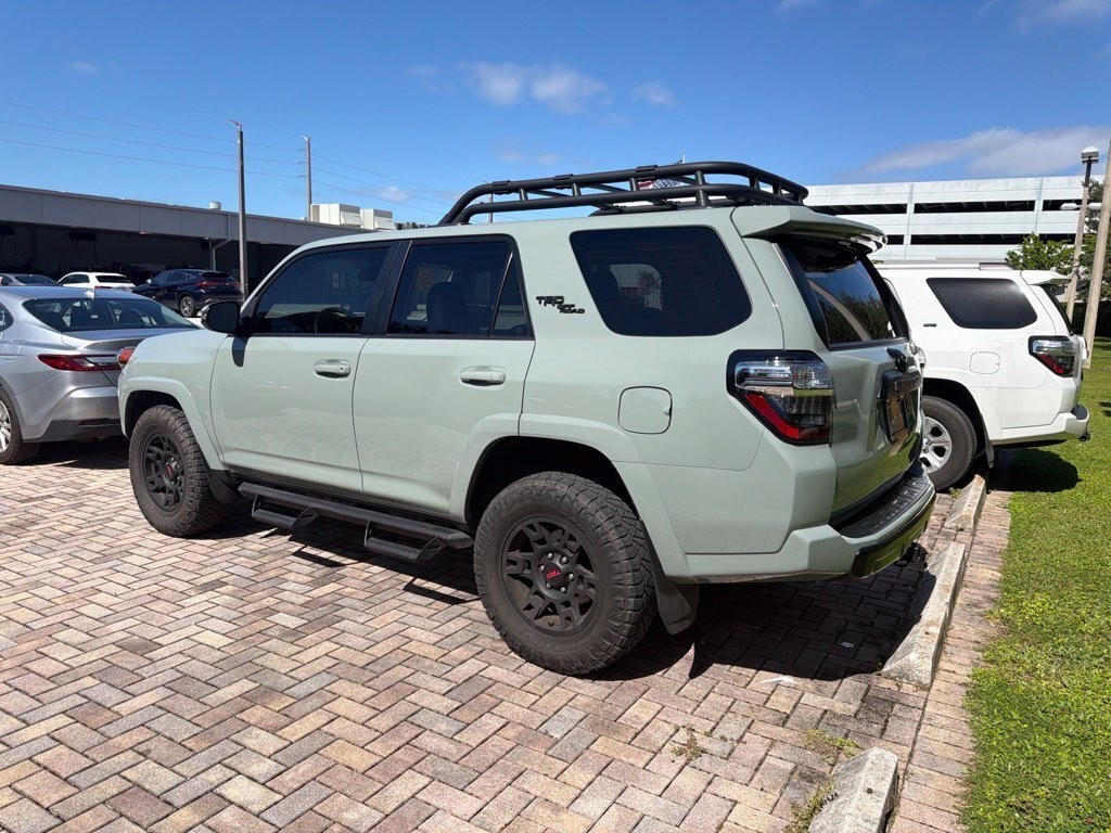 Used 2023 Toyota 4Runner TRD Off-Road Premium w/ Moonroof Package AWD/4WD image 4