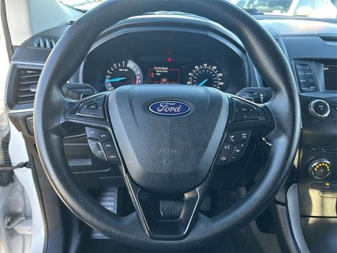 Used 2016 Ford Edge SE image 19
