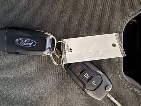 Used 2022 Ford F150 XLT image 40