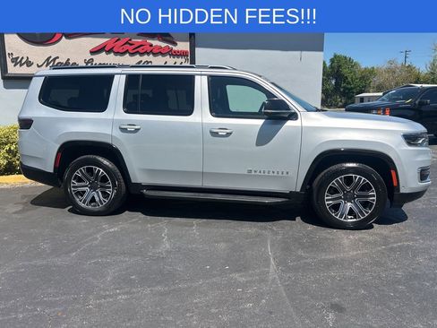 Used 2024 Jeep Wagoneer Series II w/ Flexible Seating Group image 2