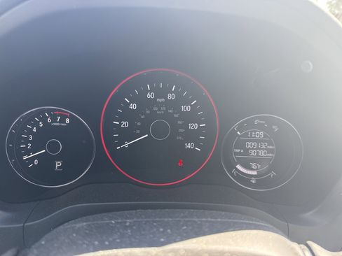 Certified 2022 Honda HR-V LX image 25