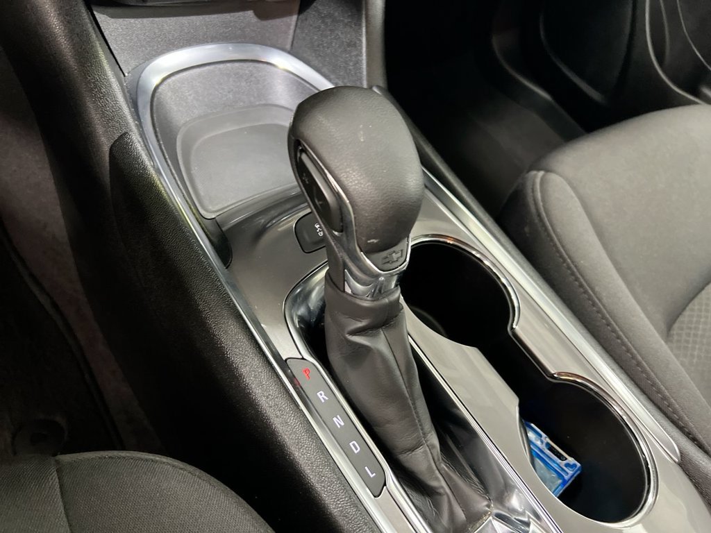 Used 2025 Chevrolet Malibu LT FWD image 17