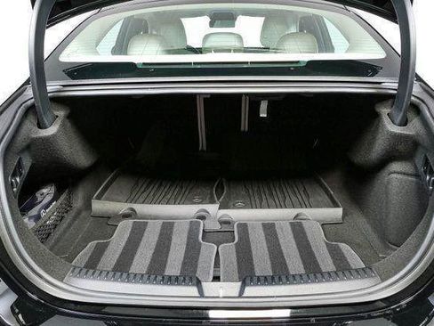 Used 2025 Mercedes-Benz E 350 Sedan image 26