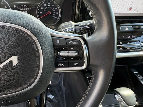 Used 2023 Kia Sorento S image 35