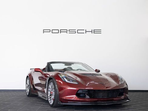 Used 2016 Chevrolet Corvette Z06 w/ 3LZ Preferred Equipment Group RWD image 9