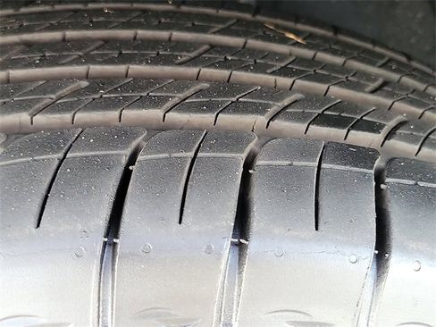 Used 2025 Cadillac XT5 Premium Luxury w/ Technology Package image 28