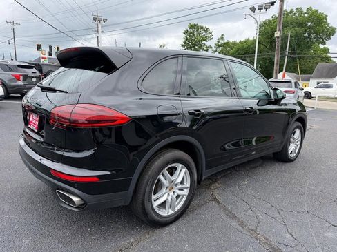 Used 2016 Porsche Cayenne w/ Premium Package AWD/4WD image 6