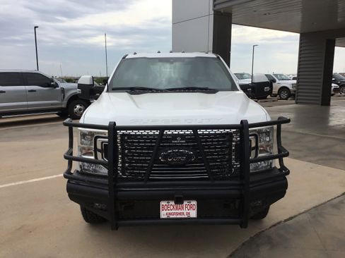 Used 2022 Ford F350 Lariat w/ Lariat Value Package image 3