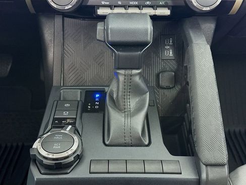 Used 2025 Toyota Tacoma SR5 image 38