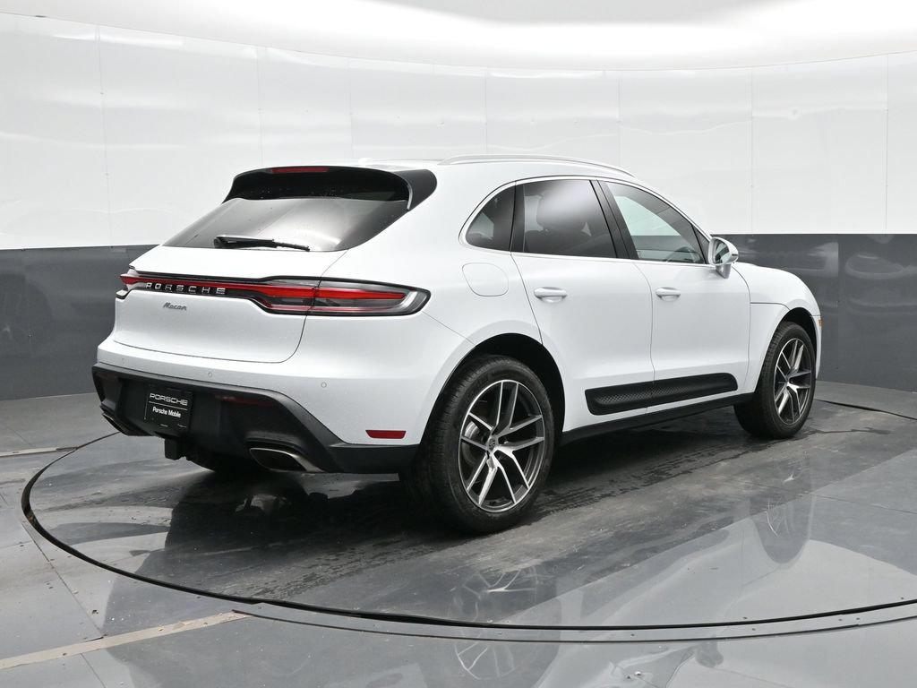 Certified 2026 Porsche Macan AWD/4WD image 7