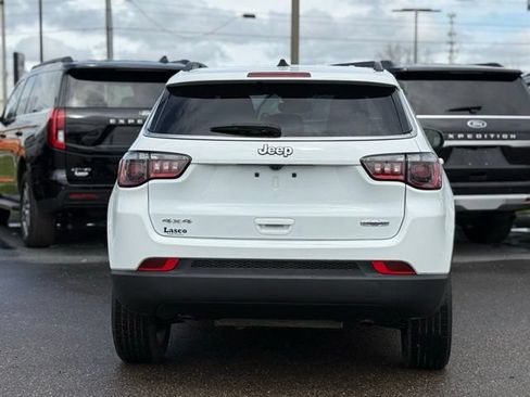 Used 2025 Jeep Compass Latitude AWD/4WD image 42