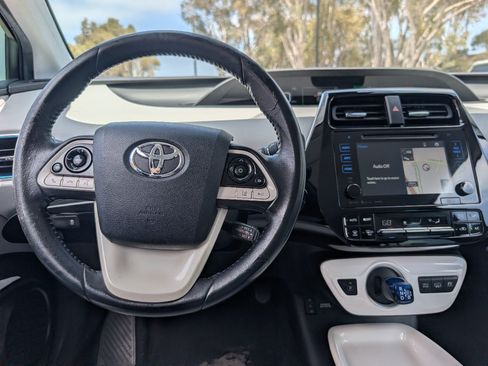 Used 2017 Toyota Prius Prime Plus FWD image 4
