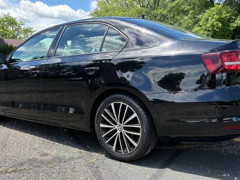 Used 2016 Volkswagen Jetta Sport FWD image 6
