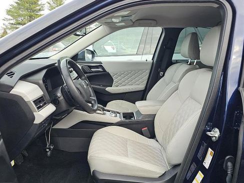 Used 2023 Mitsubishi Outlander SEL image 8