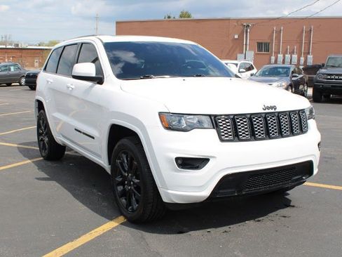 Used 2021 Jeep Grand Cherokee Laredo X image 4