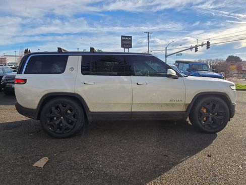 Used 2024 Rivian R1S Adventure image 2