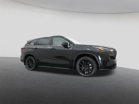 New 2026 Toyota Highlander XLE image 28