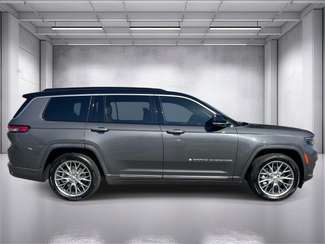 Used 2024 Jeep Grand Cherokee L Summit w/ Advanced Protech Group IV AWD/4WD image 2