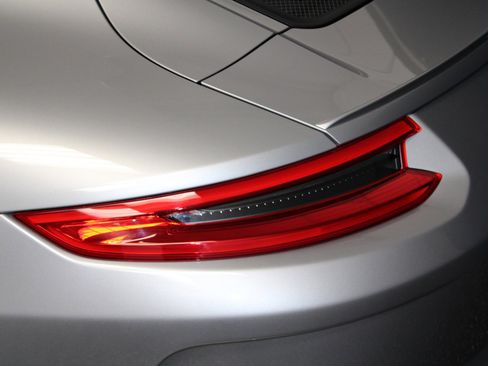 Used 2018 Porsche 911 GT3 image 24