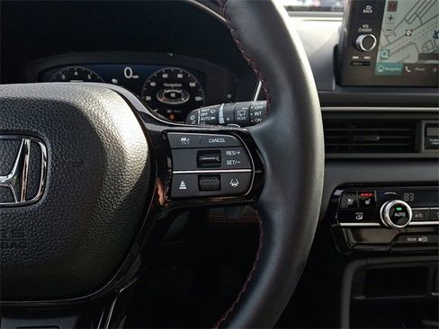 Certified 2025 Honda Pilot Black Edition image 23