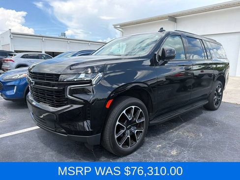 Used 2024 Chevrolet Suburban RST w/ Luxury Package RWD image 2