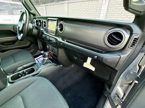 Used 2023 Jeep Wrangler Unlimited Rubicon 4xe w/ Cold Weather Group AWD/4WD image 33