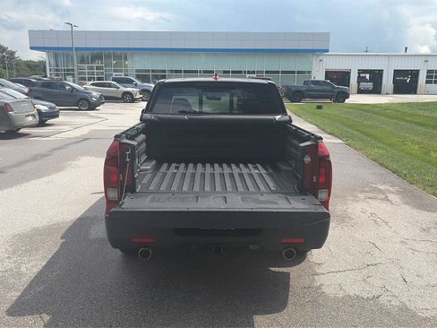 Used 2025 Honda Ridgeline Black Edition image 4