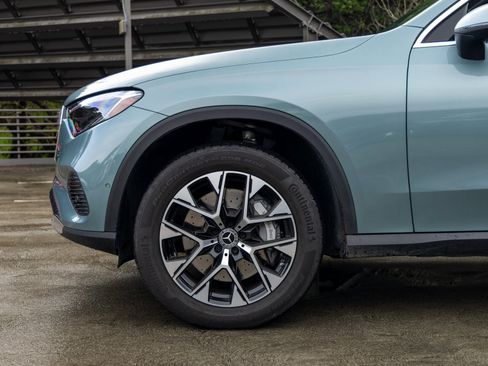 Used 2025 Mercedes-Benz GLC 350e 4MATIC image 13