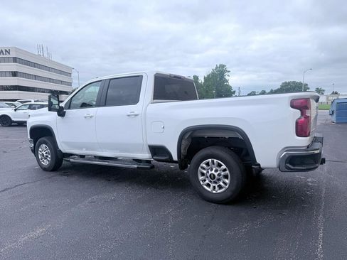 Used 2025 Chevrolet Silverado 2500 LT w/ Convenience Package AWD/4WD image 3