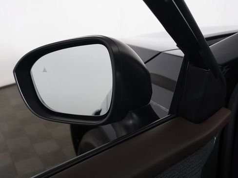 Used 2023 Nissan Rogue S AWD/4WD image 28