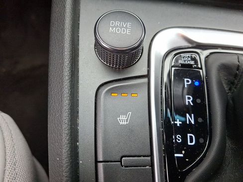 Used 2022 Hyundai Kona Limited AWD/4WD image 25