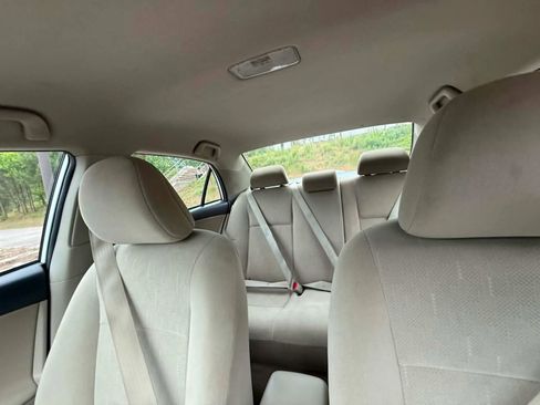 Used 2012 Toyota Corolla L FWD image 17