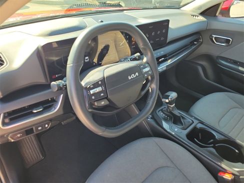 Used 2025 Kia K4 EX image 21