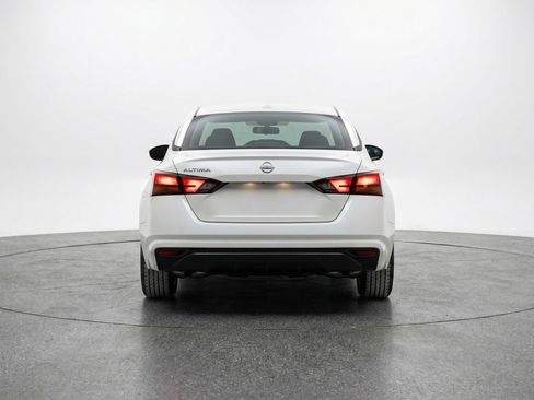 Used 2025 Nissan Altima 2.5 SV image 7