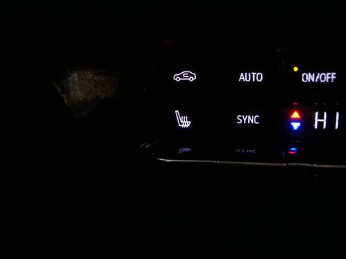 Used 2023 Buick Envision Preferred AWD/4WD image 27