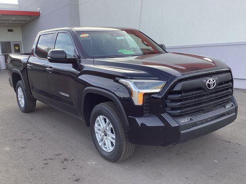 New 2026 Toyota Tundra SR5 image 2