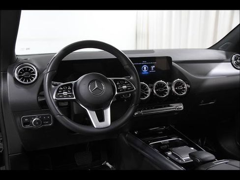 Used 2023 Mercedes-Benz GLA 250 w/ Premium Package image 6