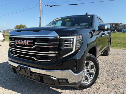Used 2025 GMC Sierra 1500 SLT RWD image 1