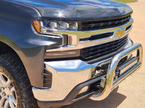 Used 2021 Chevrolet Silverado 1500 LT AWD/4WD image 12