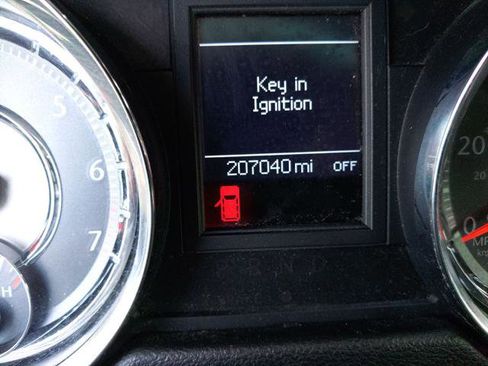 Used 2011 Chrysler Town & Country Touring-L w/ Entertainment Group #2 image 12