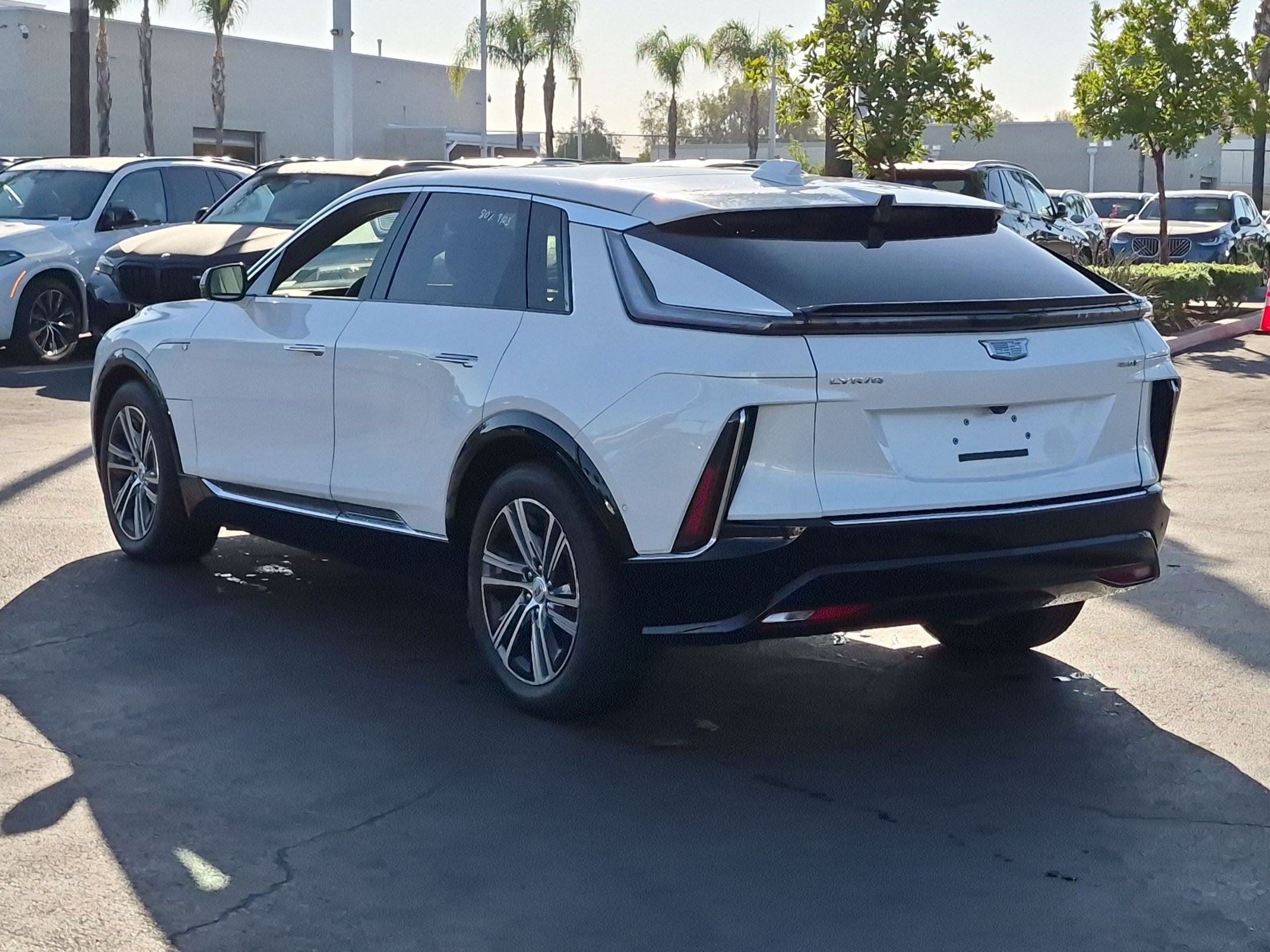Used 2024 Cadillac Lyriq Luxury RWD image 8