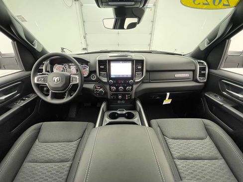 Used 2025 RAM 1500 Big Horn AWD/4WD image 3