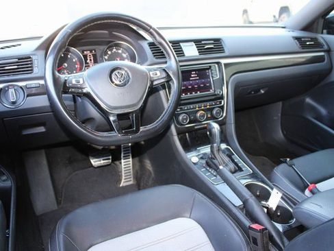 Used 2018 Volkswagen Passat 3.6 image 5