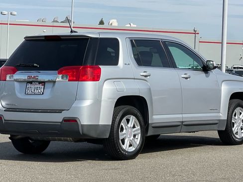 Used 2014 GMC Terrain SLE FWD image 2