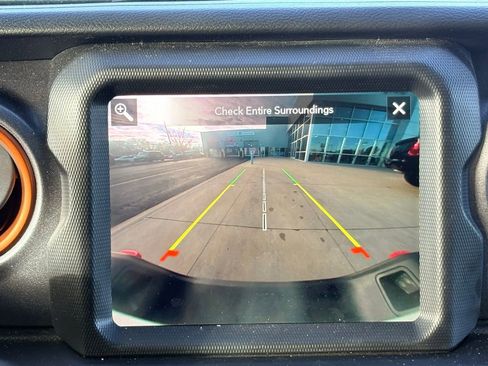 Used 2023 Jeep Gladiator Mojave w/ Cold Weather Group image 22